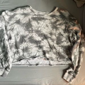 A comfortable long sleeve crop top
